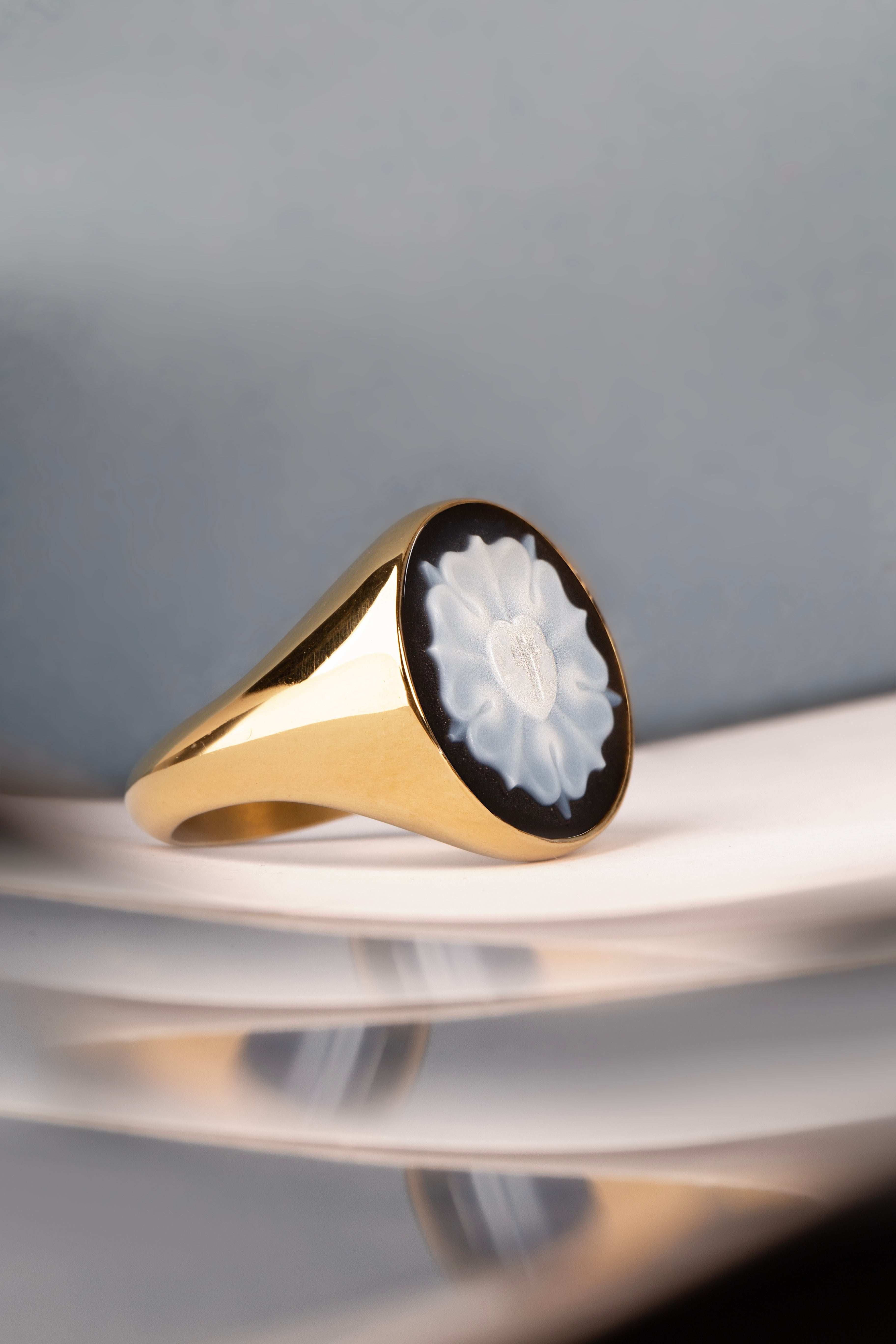 SARDONYX LUTHER ROSE RING