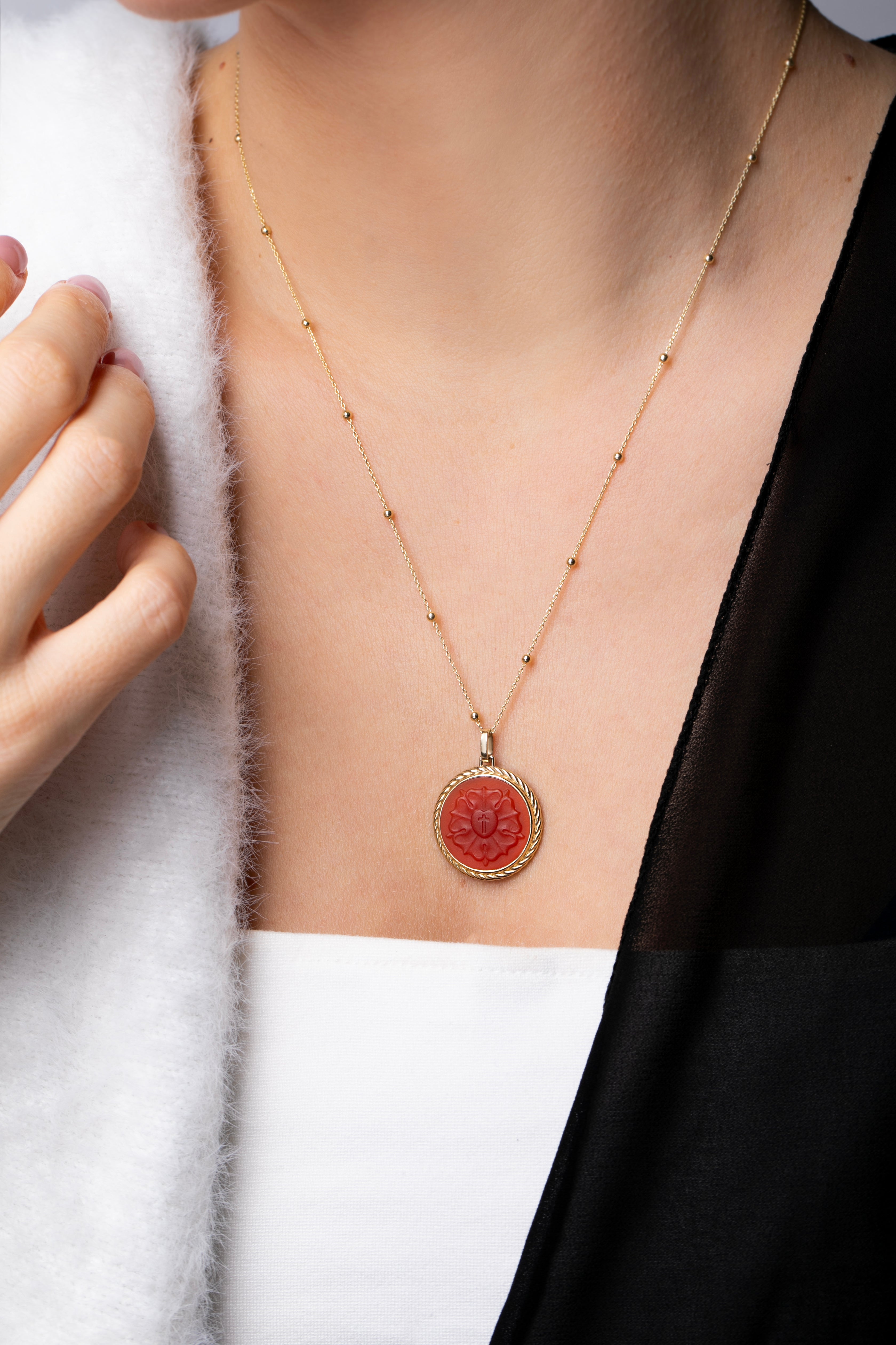 CARNELIAN LUTHER ROSE NECKLACE