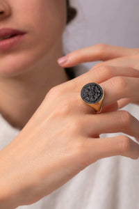 ONYX LUTHER ROSE RING