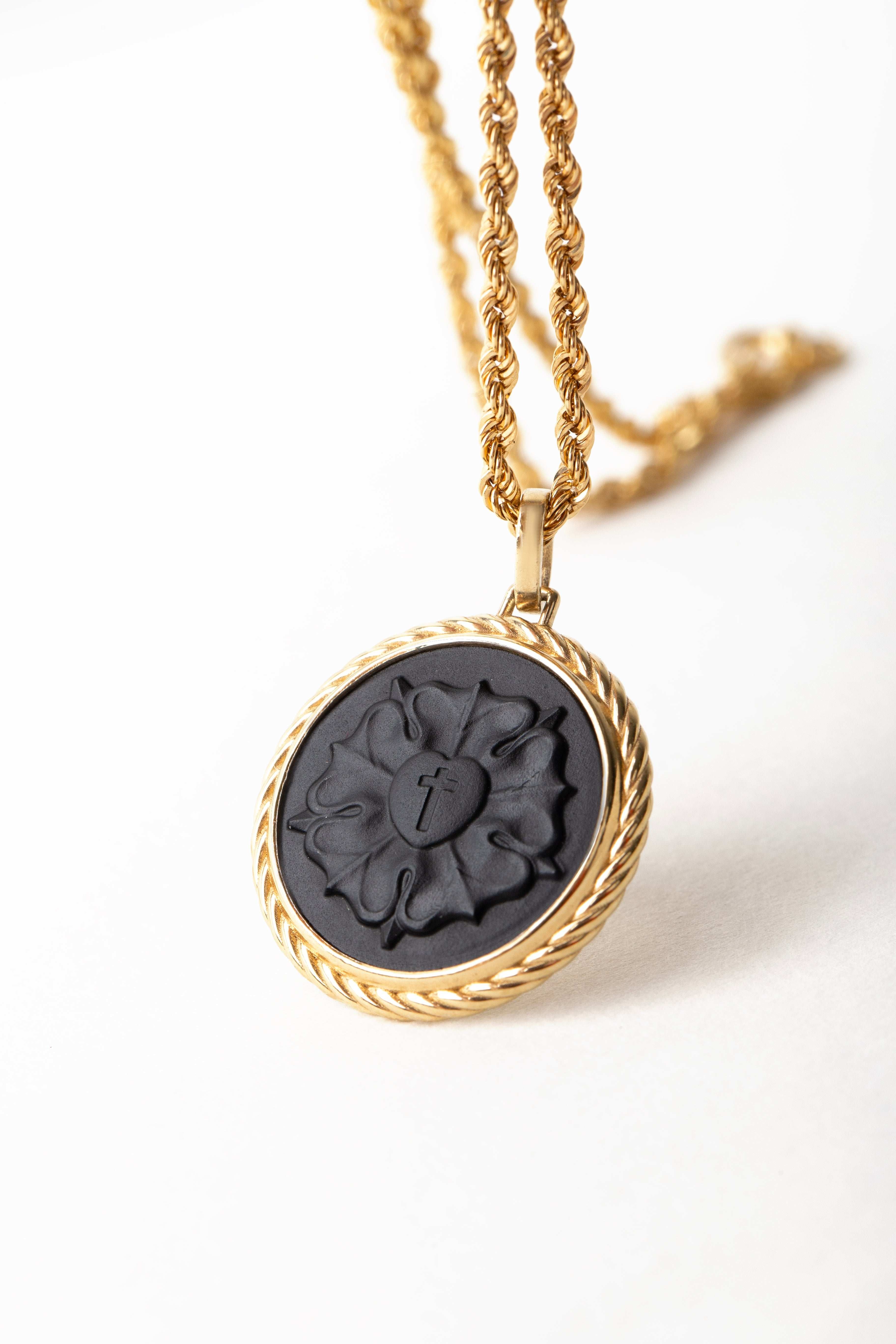 ONYX LUTHER ROSE NECKLACE