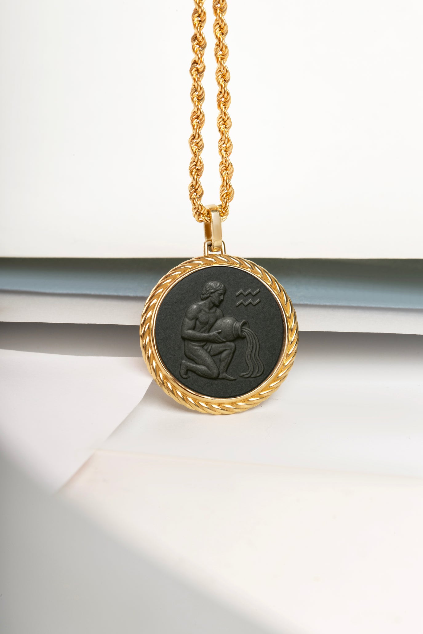 ONYX AQUARIUS NECKLACE