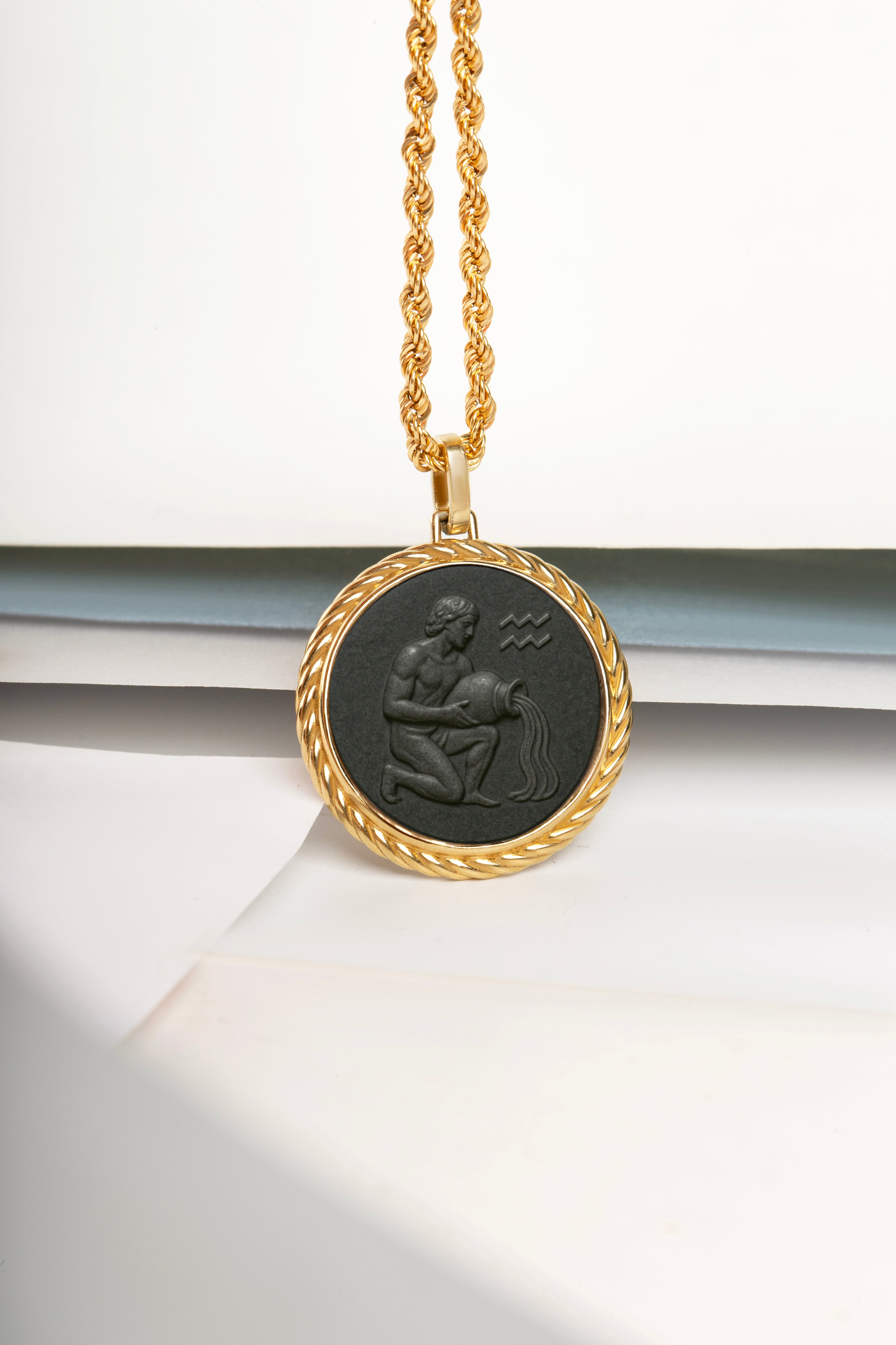 ONYX AQUARIUS NECKLACE