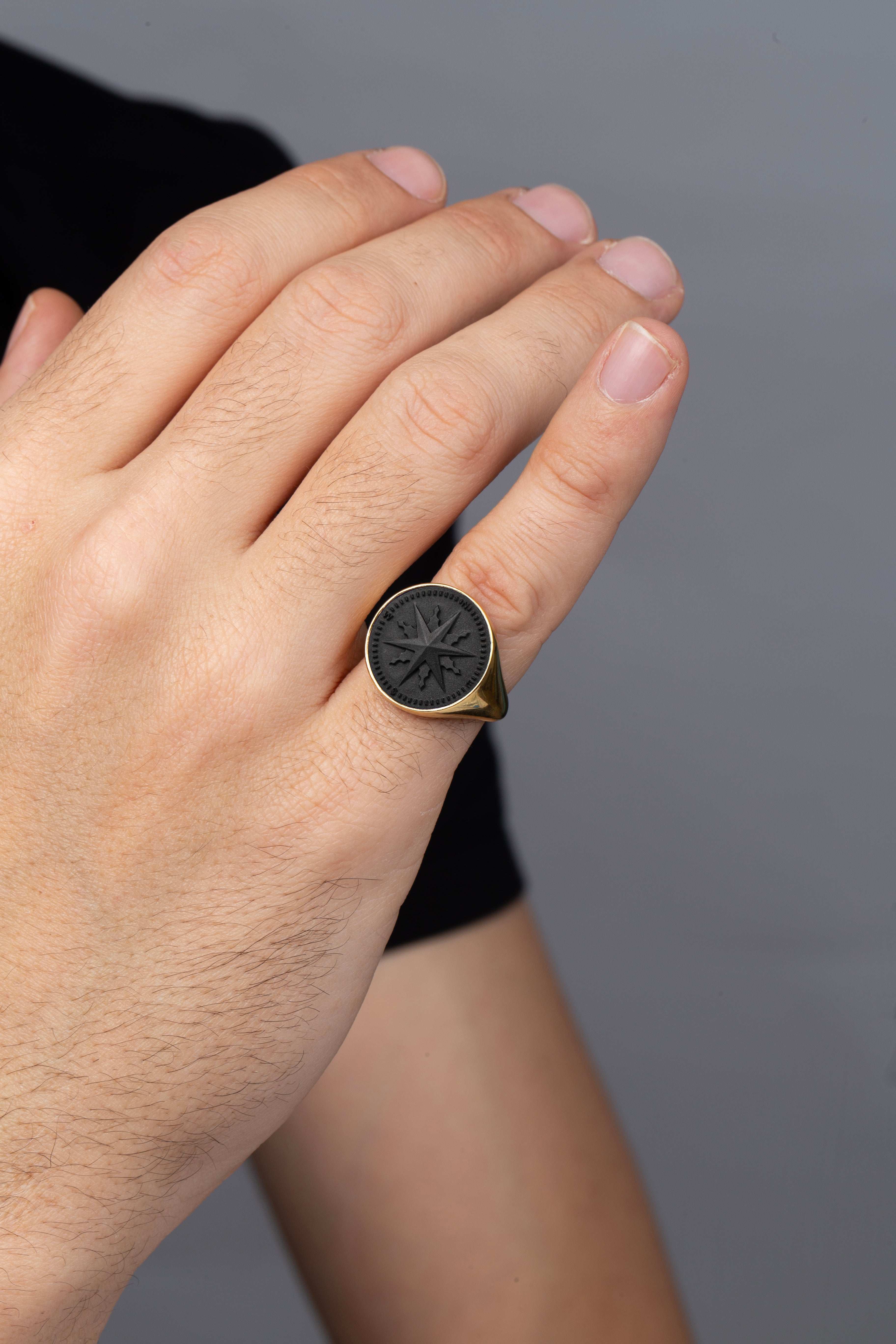 ONYX COMPASS RING